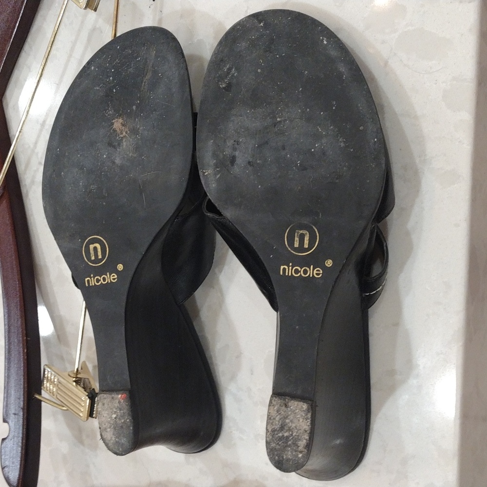 Nicole Black Leather Wedge Sandals. Size 7 1/2 M - Picture 5 of 5
